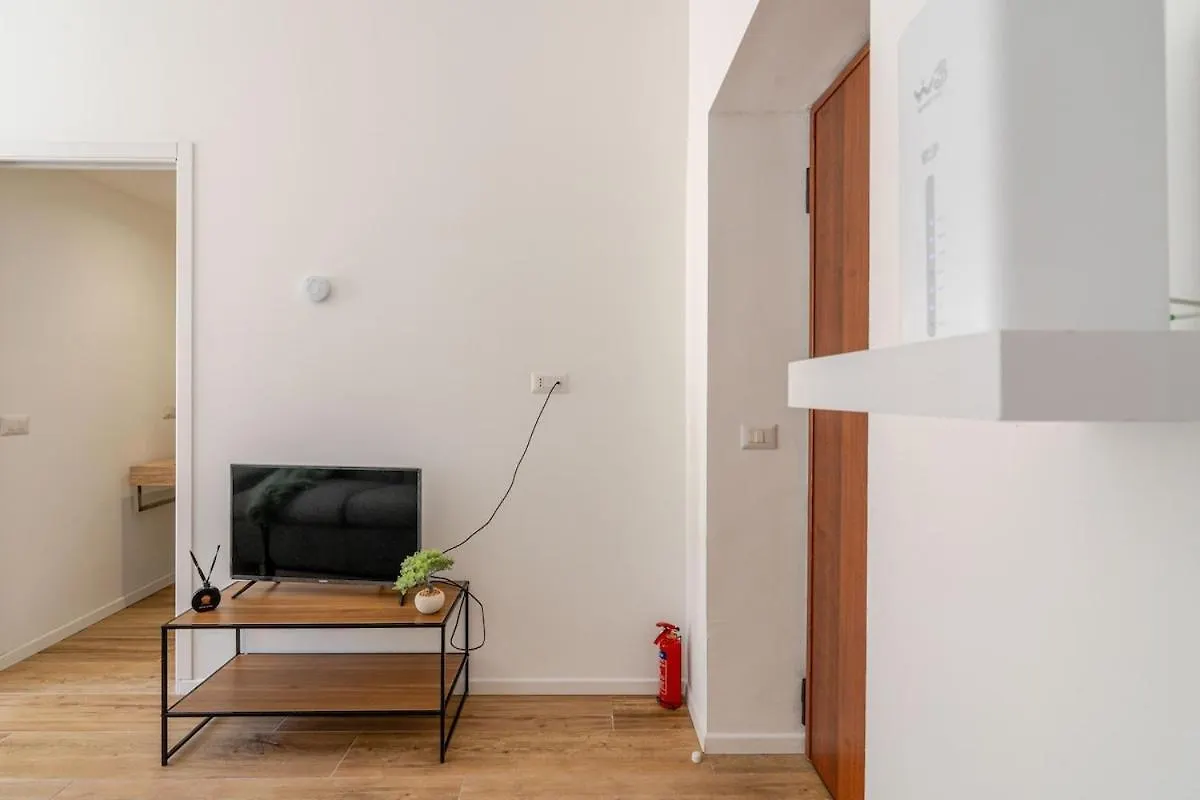 Appartamento Centrale - A Pochi Passi Dalla Stazione 米兰 0*,  意大利